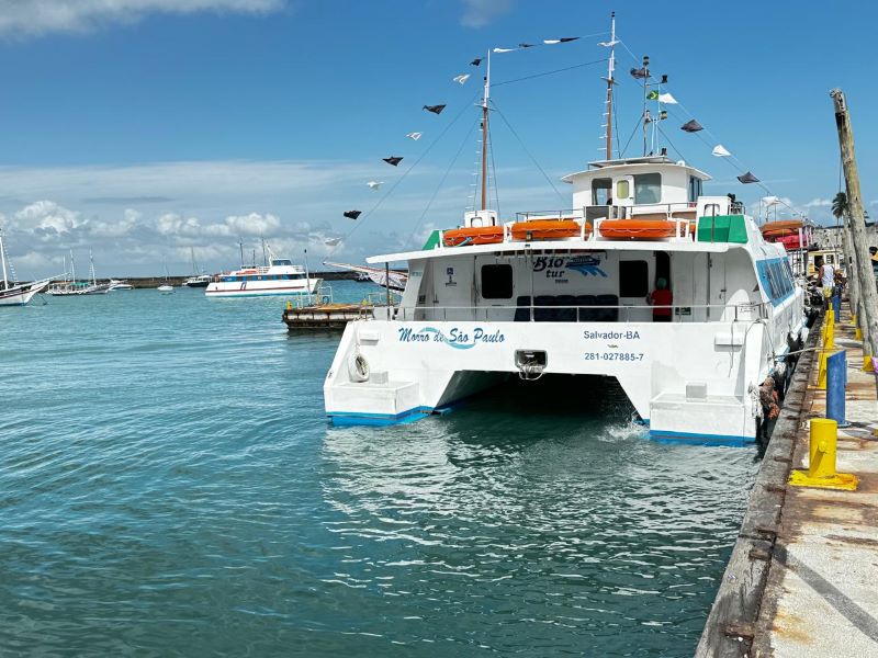 Catamarã que faz a travessia de Salvador a Morro de São Paulo. Crédito da foto: Valquíria