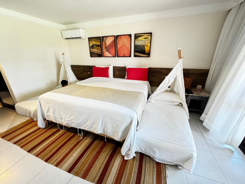 Quarto da pousada Patachocas em Morro de São Paulo - Bahia.
Catamarã que faz a travessia de Salvador a Morro de São Paulo. Crédito da foto: Valquíria